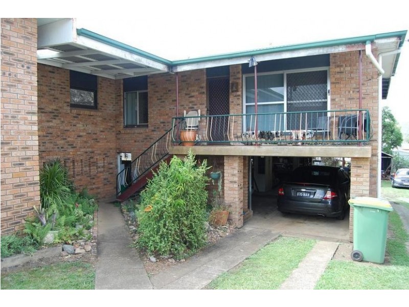 4 Holmes Avenue, Sarina QLD 4737