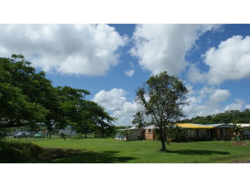27 Brewers Road, Sarina QLD 4737