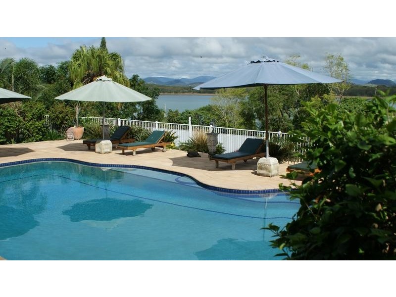 25 Captain Blackwood Drive, Sarina QLD 4737