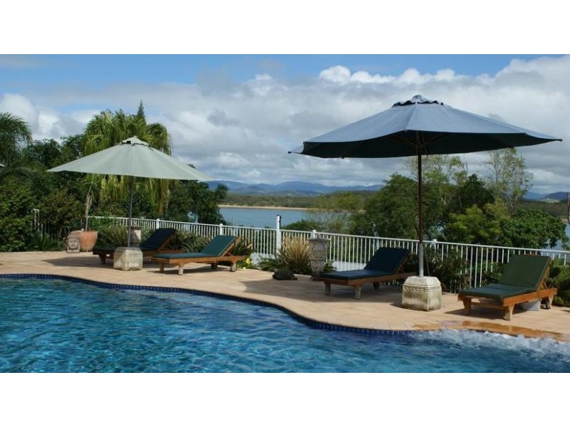 25 Captain Blackwood Drive, Sarina QLD 4737
