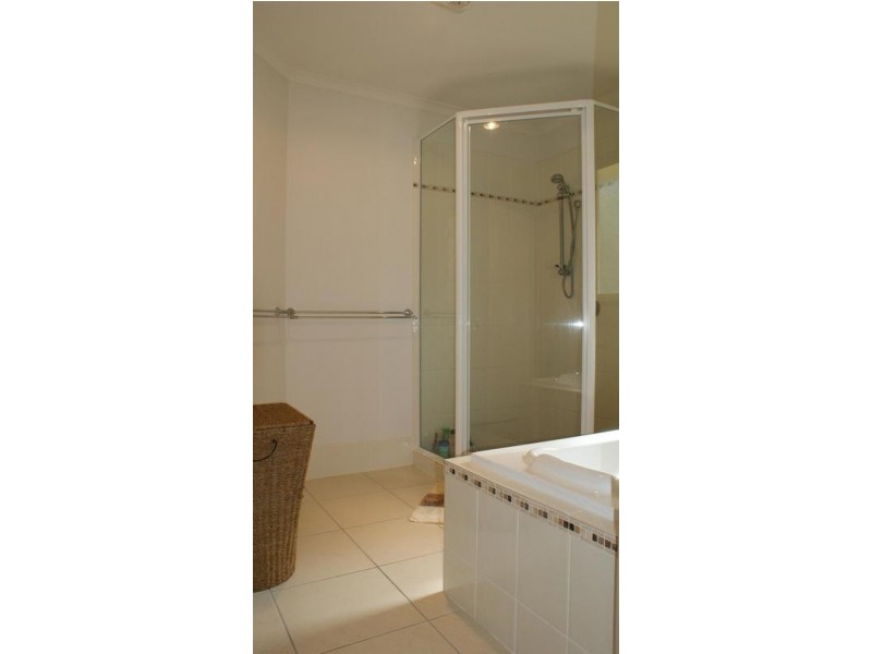 6 Mapley Court, Sarina QLD 4737