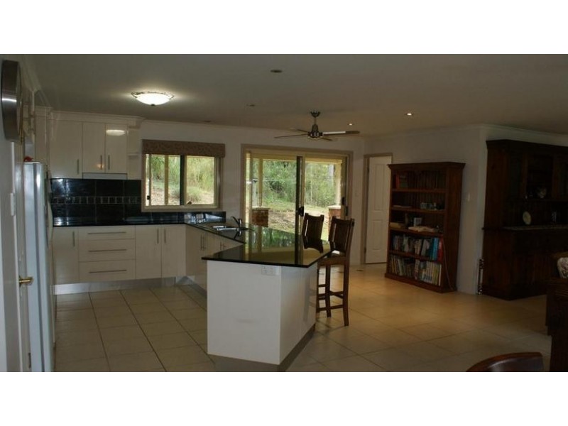 6 Mapley Court, Sarina QLD 4737