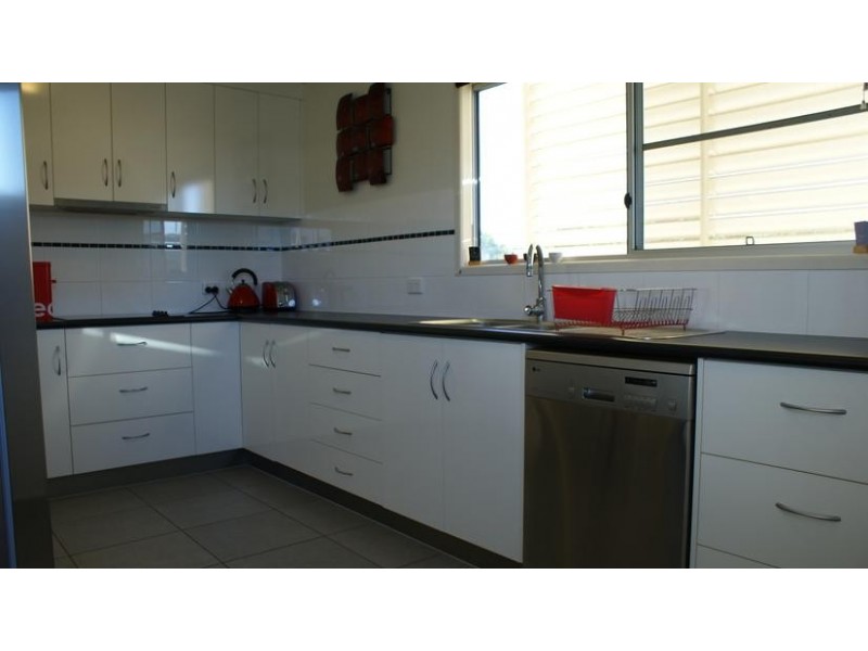 71 Zelma Street, Grasstree Beach QLD 4740