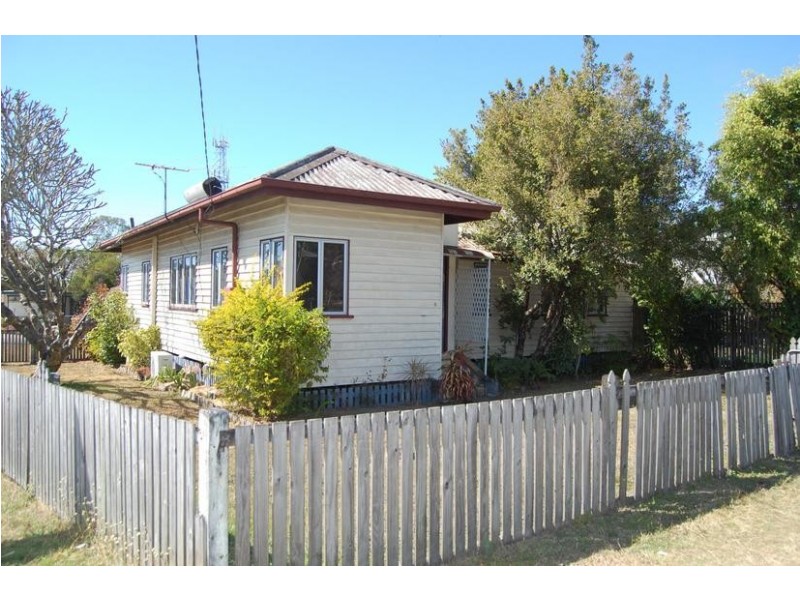 16 Brandon Street, Sarina QLD 4737