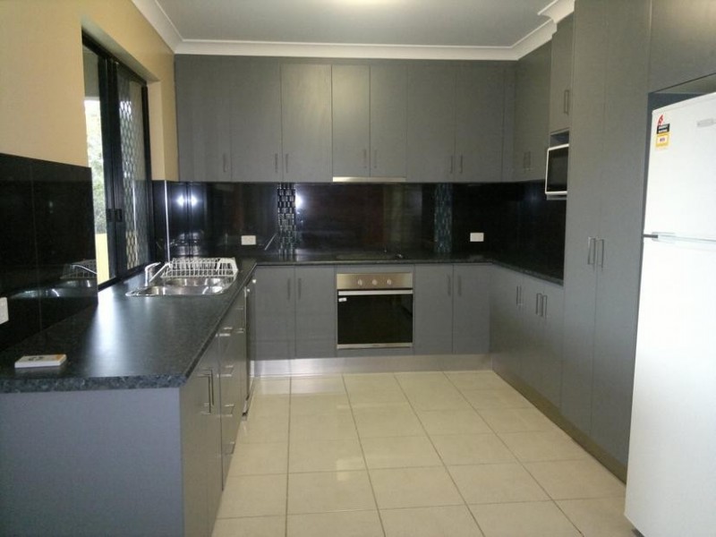 95 West Street, Sarina QLD 4737