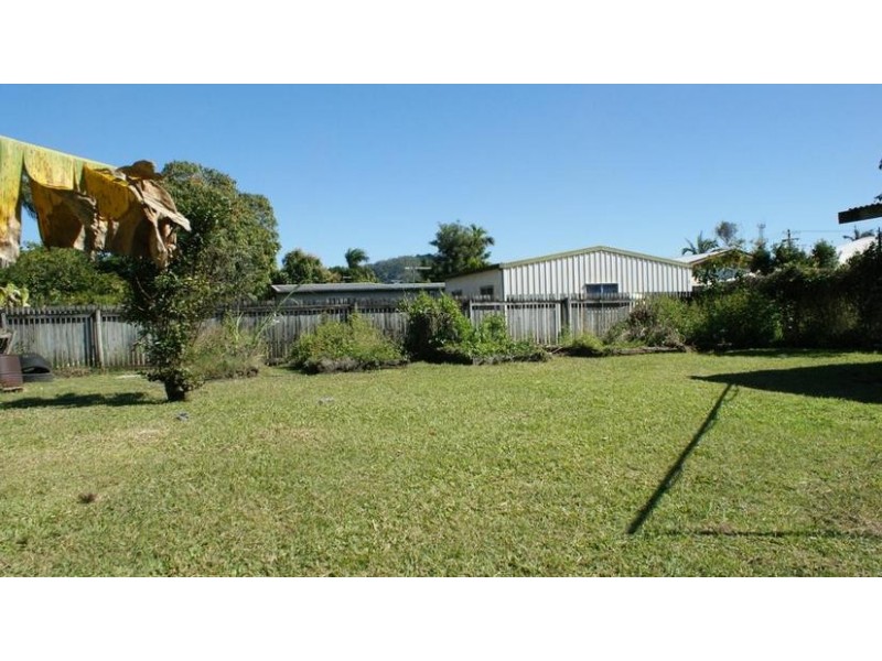 13 East Street, Sarina QLD 4737
