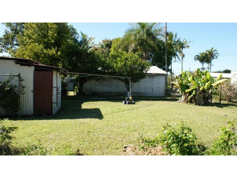 13 East Street, Sarina QLD 4737