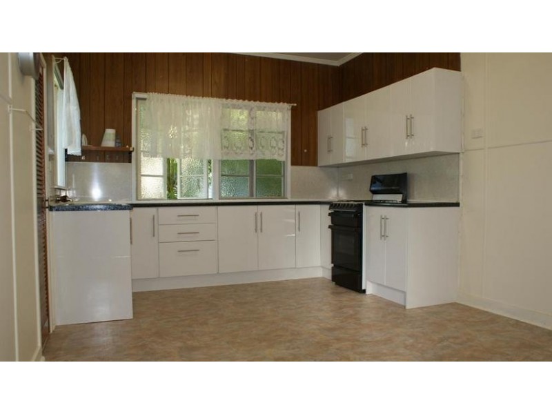 22 Atherton Street, Sarina QLD 4737