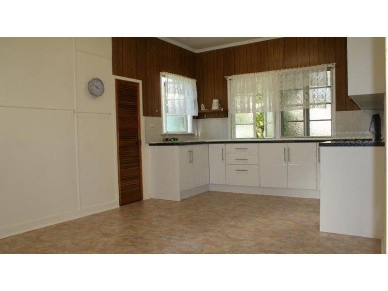 22 Atherton Street, Sarina QLD 4737