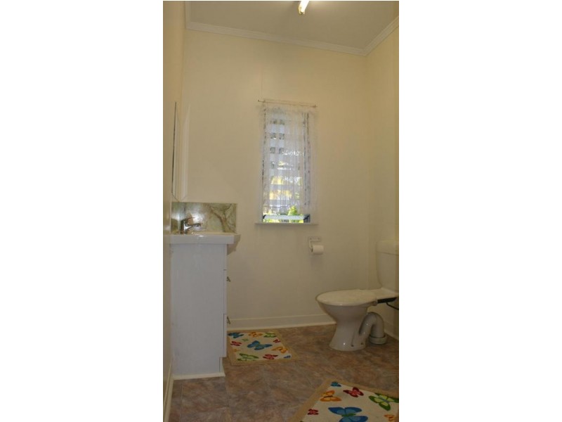 22 Atherton Street, Sarina QLD 4737