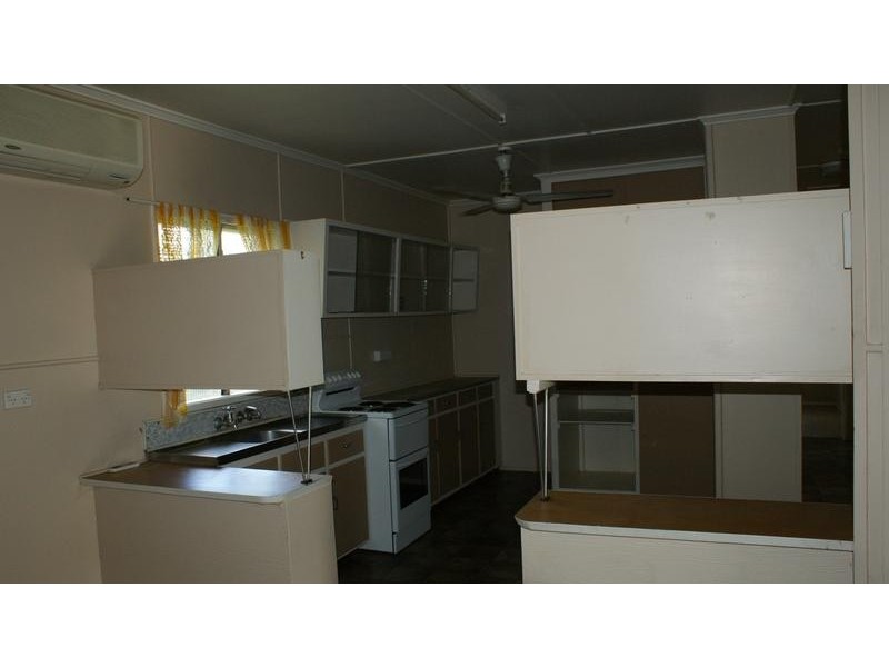 8 Place Avenue, Sarina QLD 4737