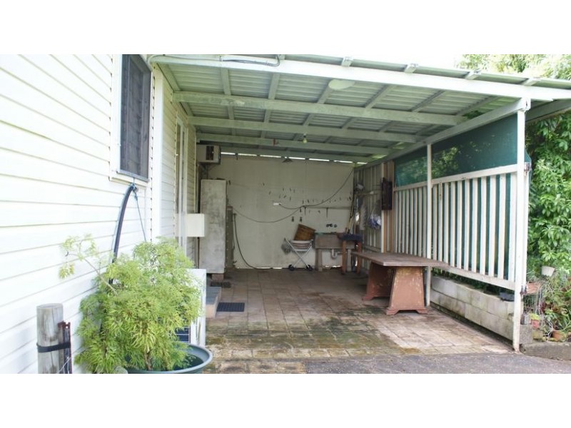 8 Place Avenue, Sarina QLD 4737