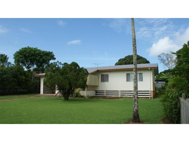 8 Place Avenue, Sarina QLD 4737