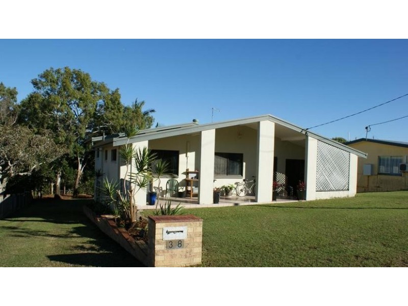 38 Cooper Avenue, Campwin Beach QLD 4737