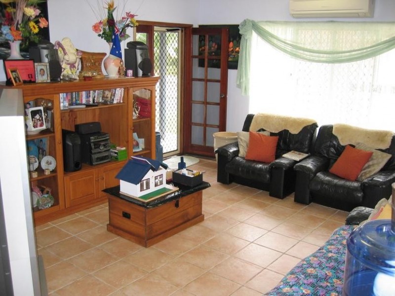 18 Silver Street, Grasstree Beach QLD 4740