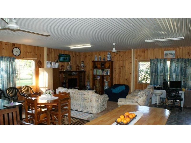 868 Sarina Beach Road, Sarina Beach QLD 4737