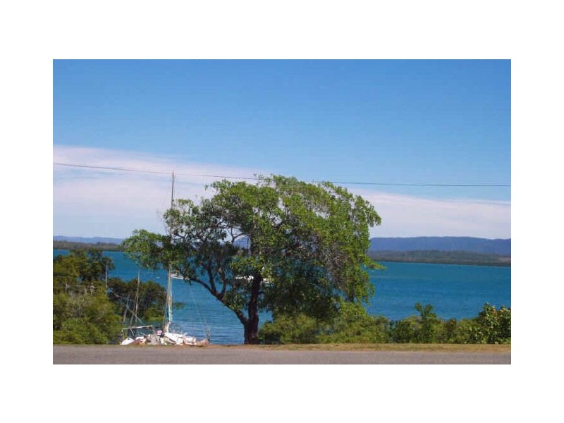 6 W.E. Owen Crescent, Sarina Beach QLD 4737