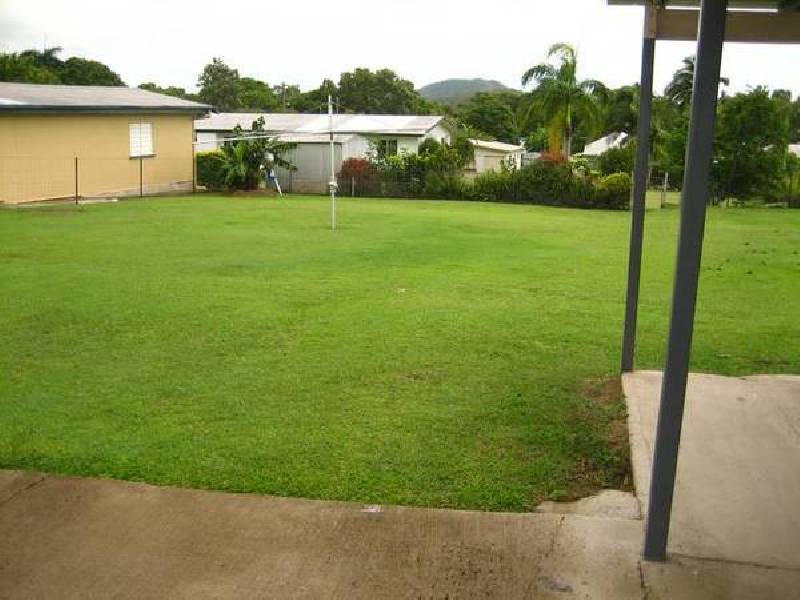 6 Langdon Street, Sarina QLD 4737