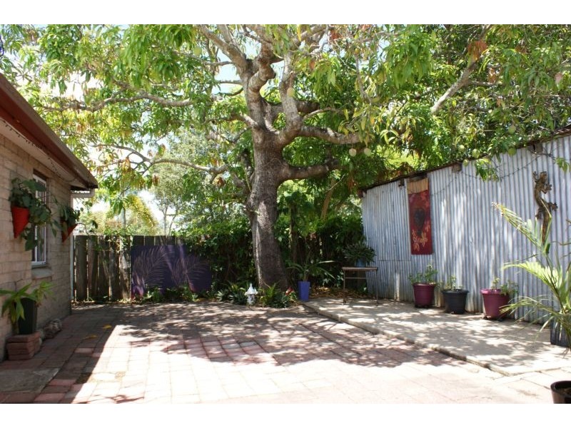 35 Beach Road, Sarina QLD 4737