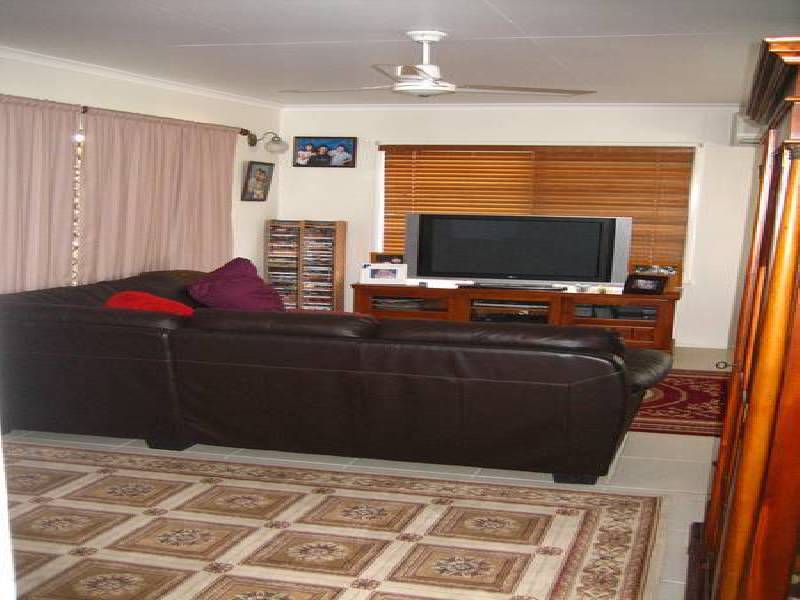 8 Graham Street, Sarina QLD 4737