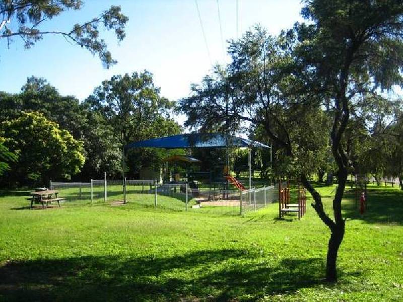 4 Sichter Street, Sarina QLD 4737