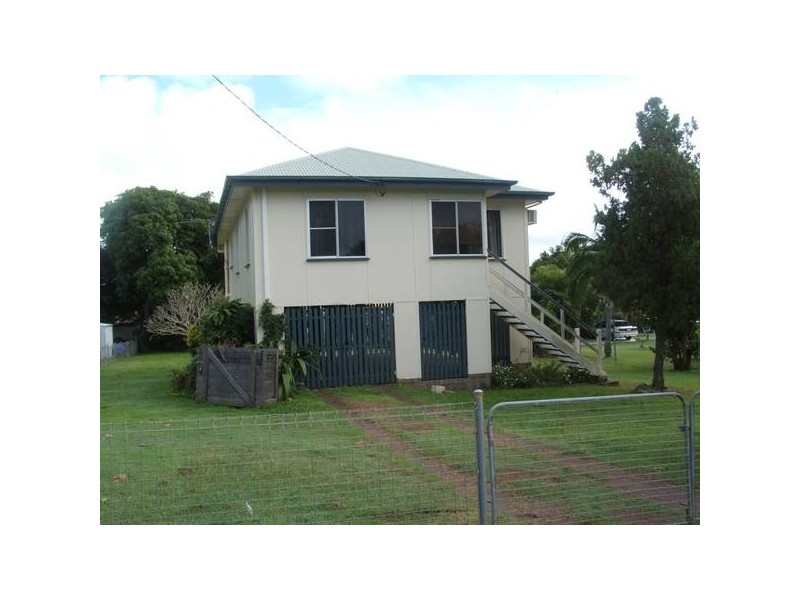 25 Place Avenue, Sarina QLD 4737