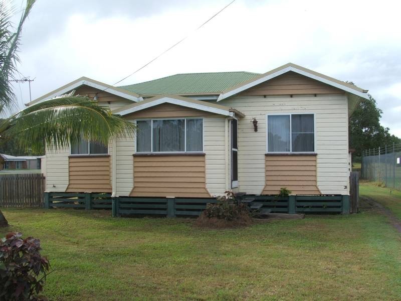 10 Hoey Street, Sarina QLD 4737