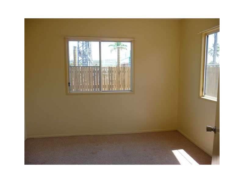 10 Hoey Street, Sarina QLD 4737