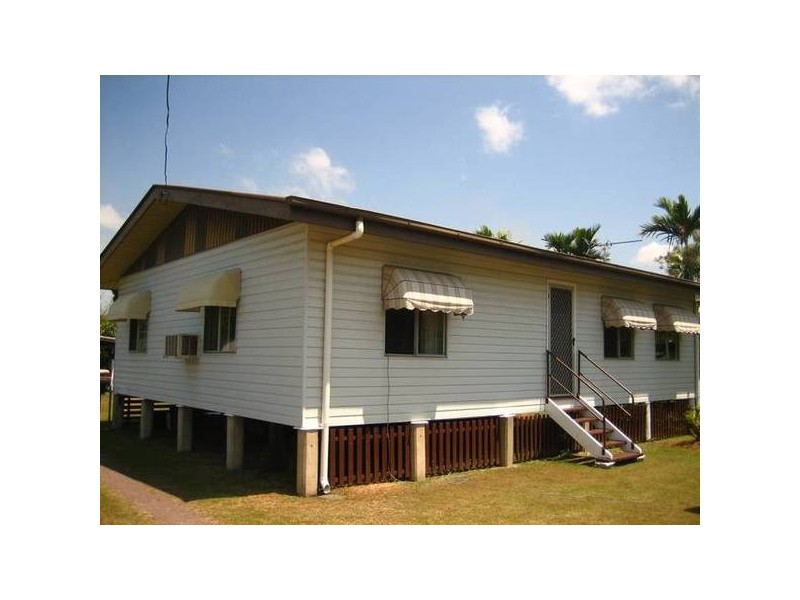 9 East Street, Sarina QLD 4737