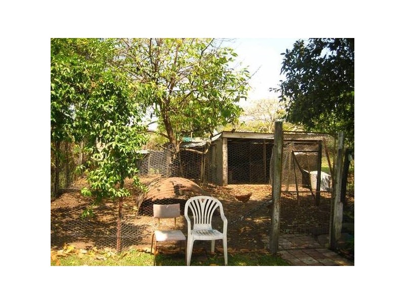 9 East Street, Sarina QLD 4737