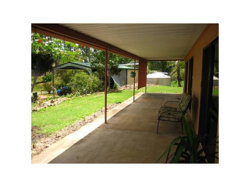 679 West Plane Creek, Sarina QLD 4737