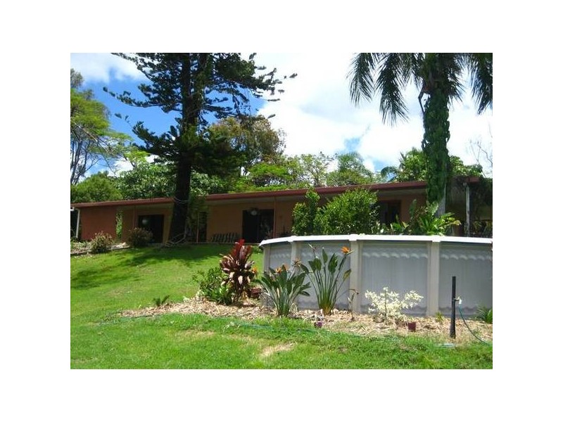 679 West Plane Creek, Sarina QLD 4737