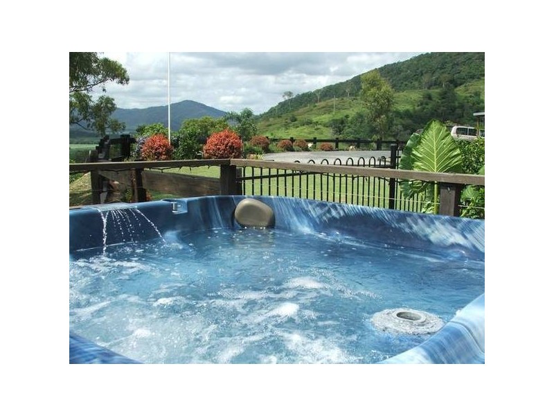 Range Road, Sarina QLD 4737