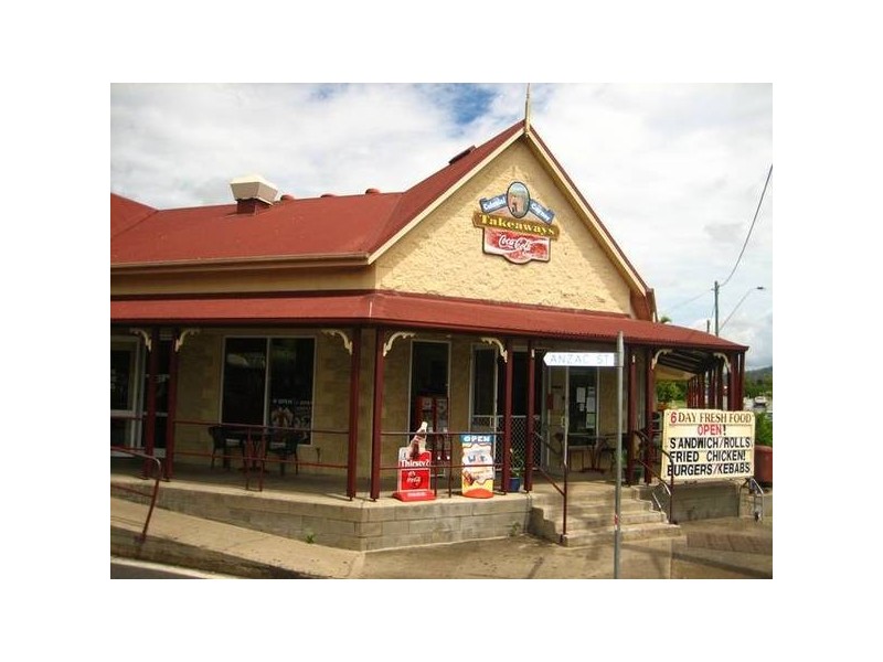 71 Broad Street, Sarina QLD 4737