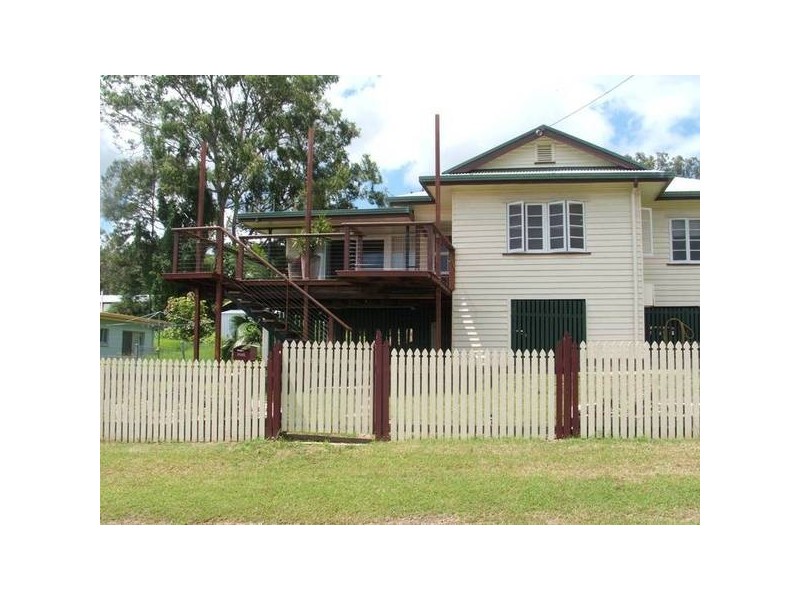 27 Atherton Street, Sarina QLD 4737