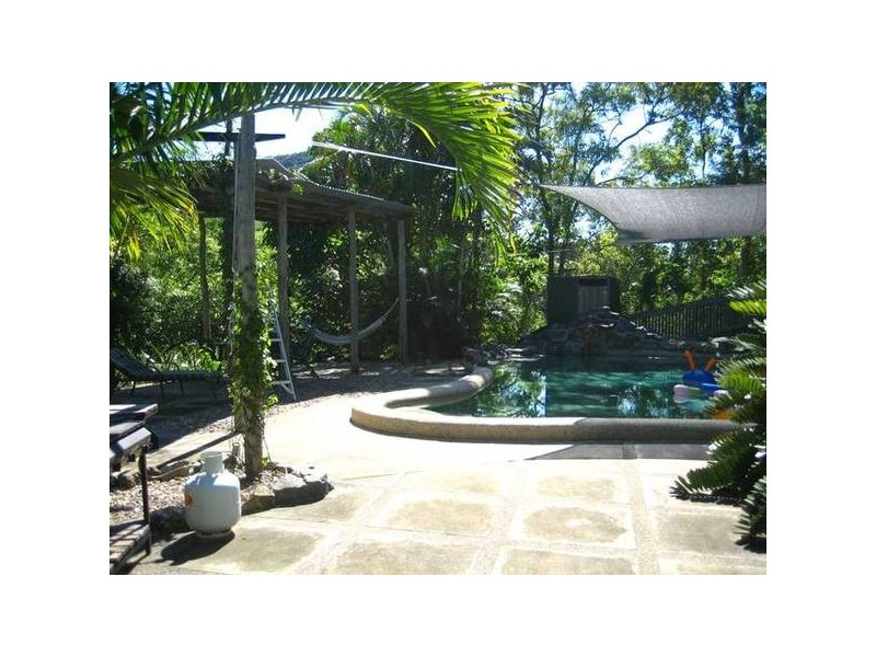 108 Range Road, Sarina QLD 4737