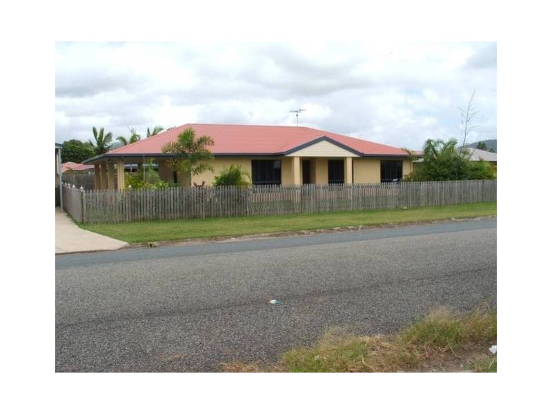 1 Brownsey Court, Sarina QLD 4737