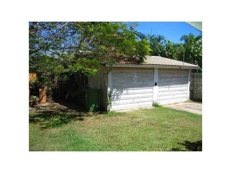 15 Owen Jenkins Drive, Sarina Beach QLD 4737