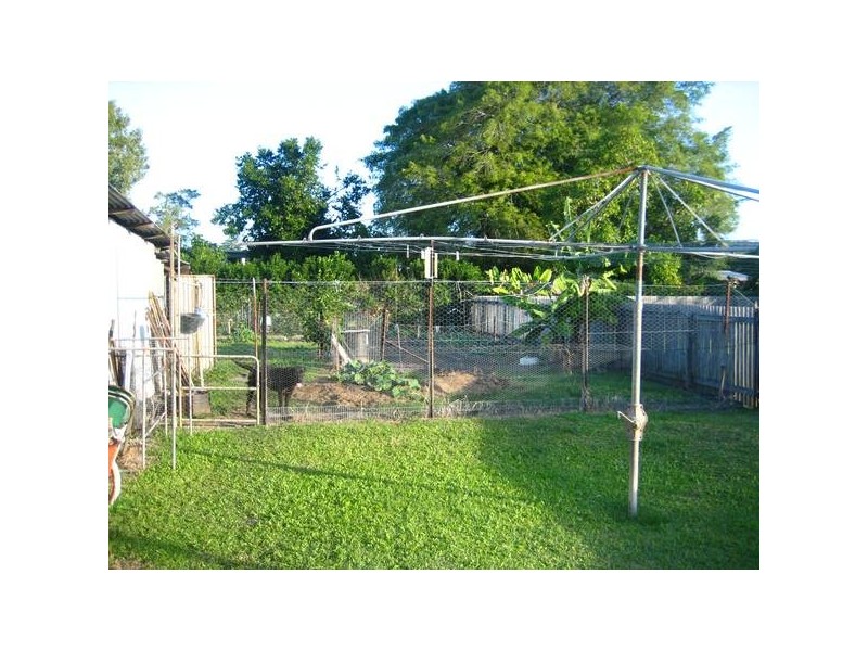 13 East Street, Sarina QLD 4737