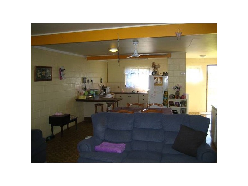 1 & 2/41 Brooks Road, Sarina QLD 4737