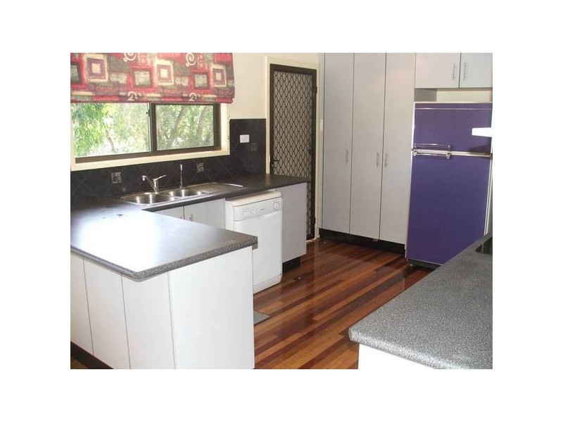 2 Petersen Street, Sarina QLD 4737
