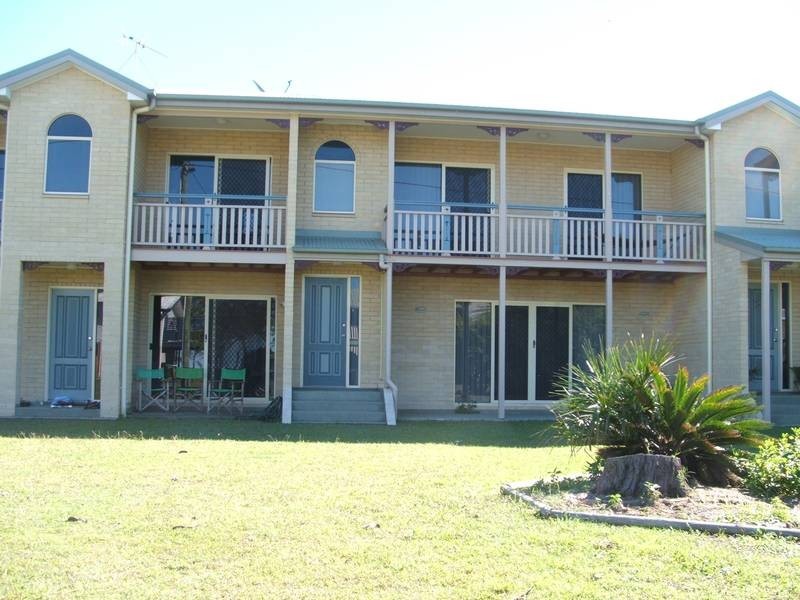 4/43 Owen Jenkins Drive, Sarina Beach QLD 4737
