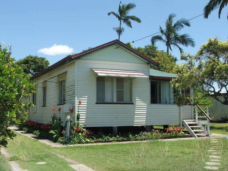 103 Broad Street, Sarina QLD 4737