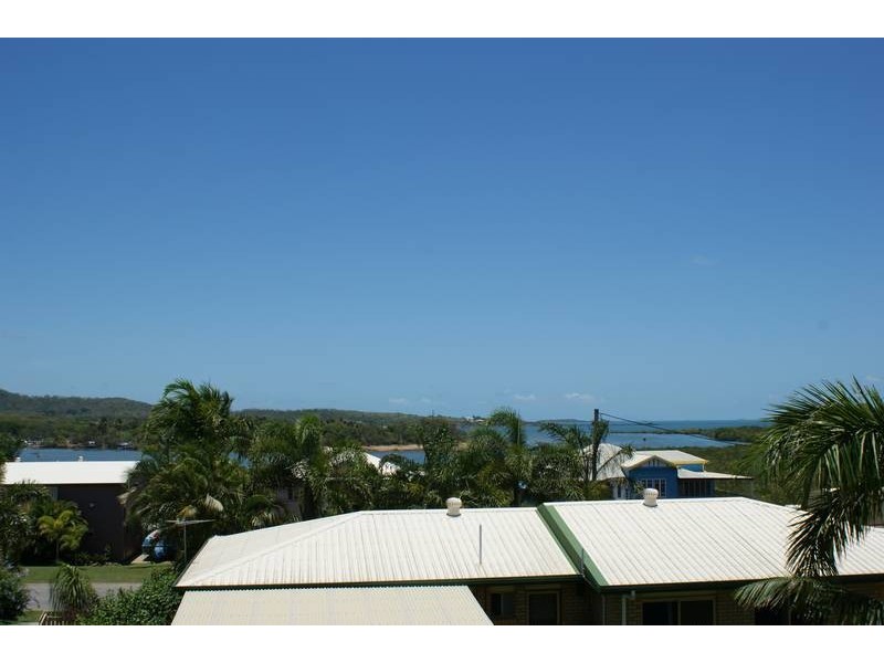 4 Campbell Street, Campwin Beach QLD 4737