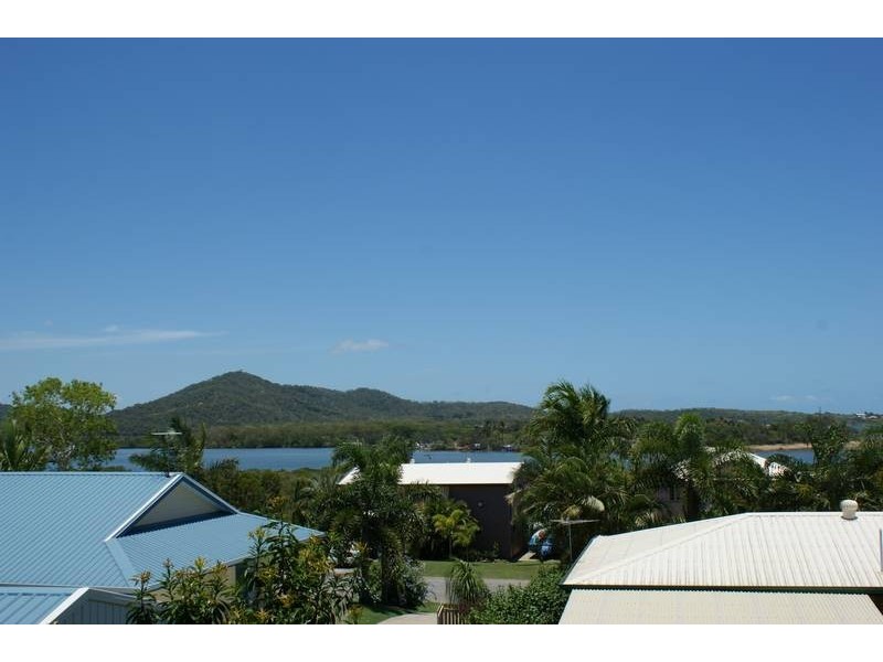 4 Campbell Street, Campwin Beach QLD 4737