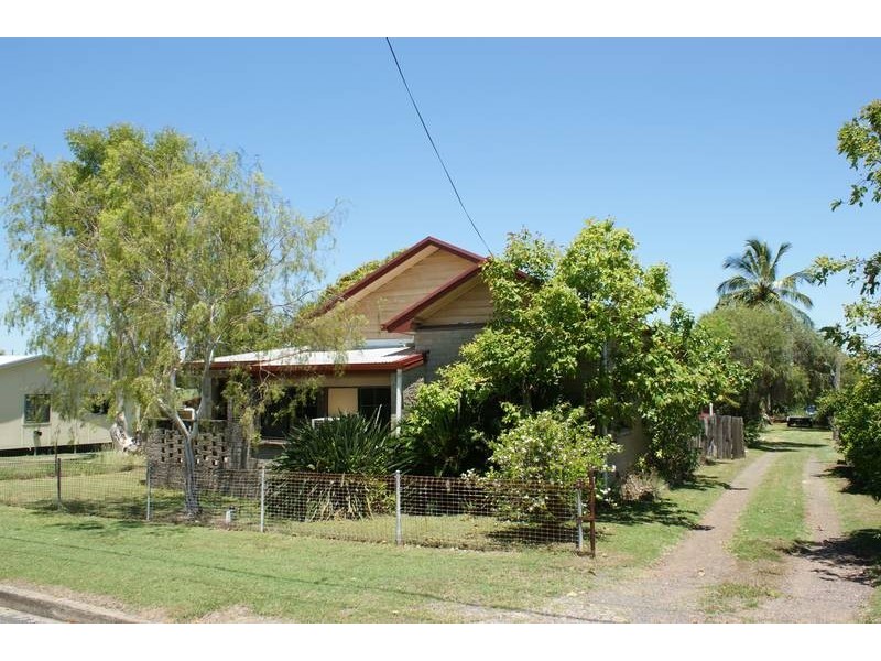 35 Beach Road, Sarina QLD 4737