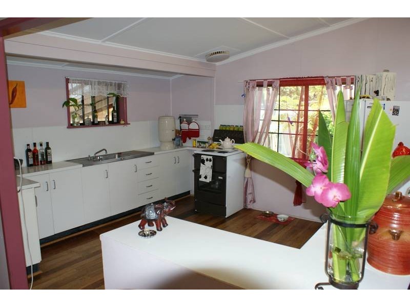 35 Beach Road, Sarina QLD 4737