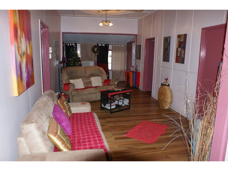 35 Beach Road, Sarina QLD 4737