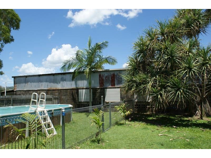 35 Beach Road, Sarina QLD 4737