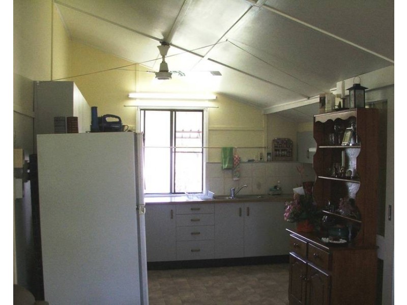 80 Broad Street, Sarina QLD 4737